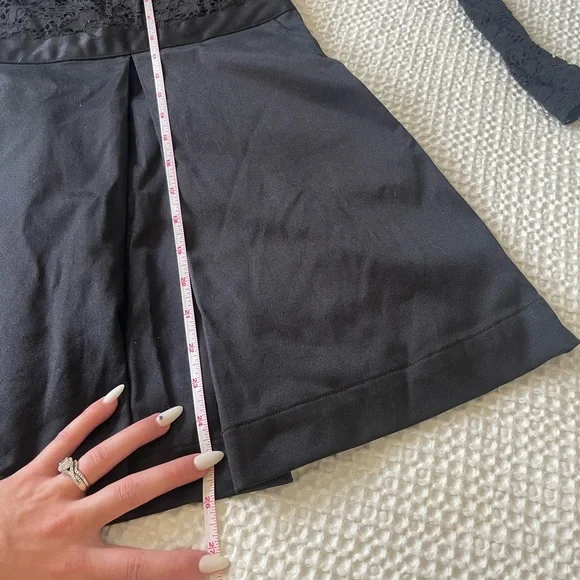 Classy Black Lace Princess Vera Wang Dress - Picture 4 of 8